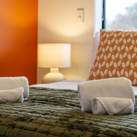 Serene Living 2 Bed With Carpark Christchurch Eksteriør billede