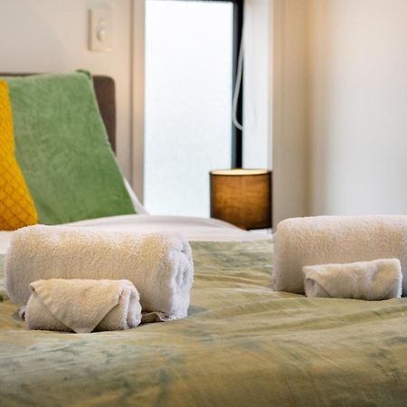 Serene Living 2 Bed With Carpark Christchurch Eksteriør billede