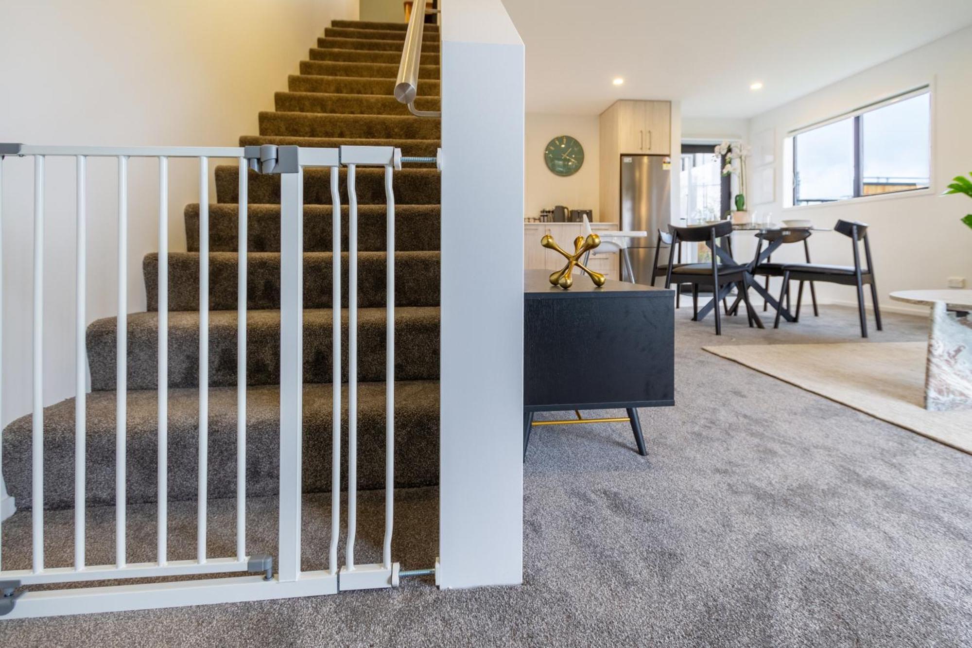 Serene Living 2 Bed With Carpark Christchurch Eksteriør billede