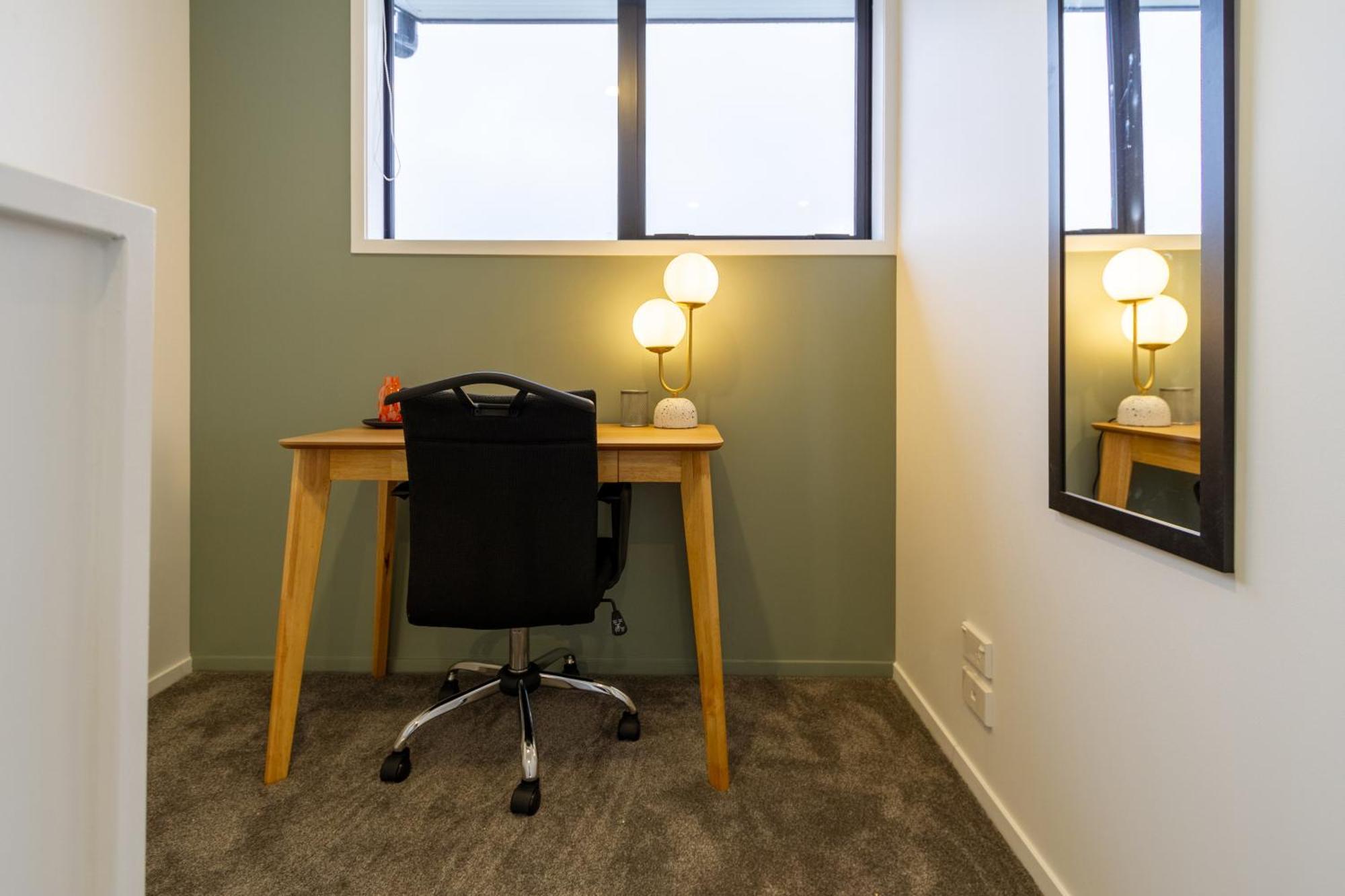 Serene Living 2 Bed With Carpark Christchurch Eksteriør billede