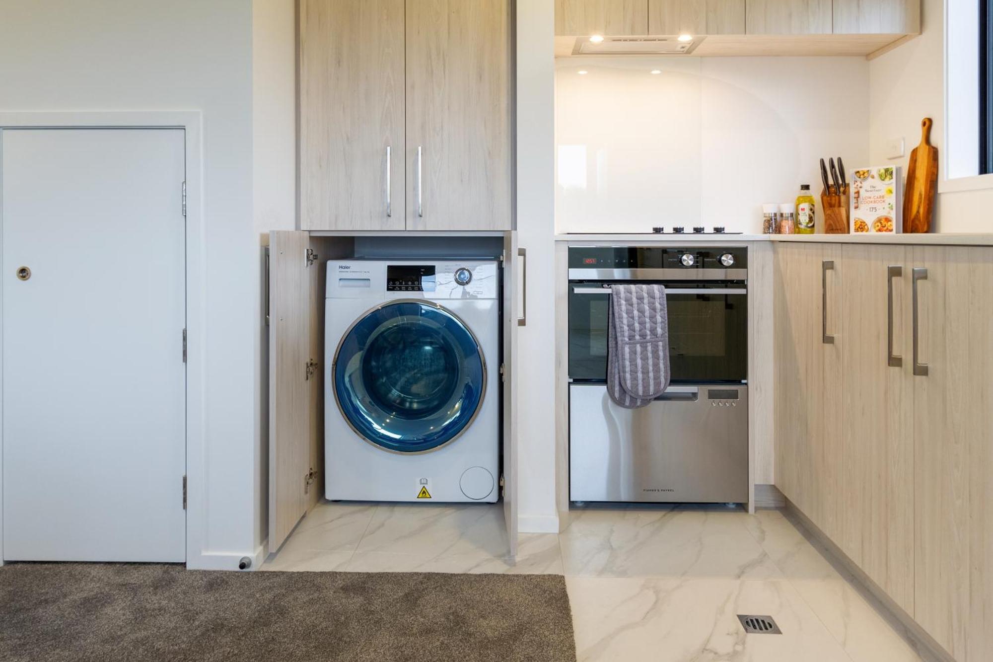 Serene Living 2 Bed With Carpark Christchurch Eksteriør billede